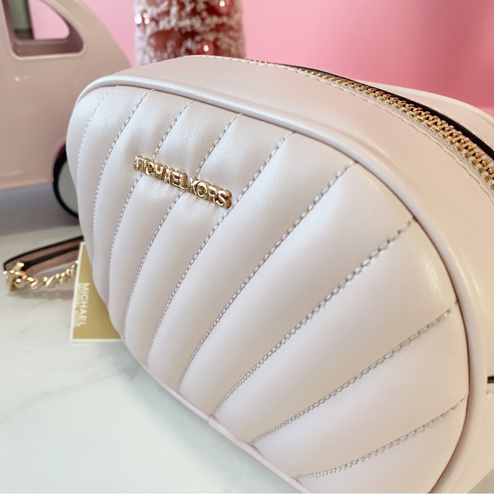 Final Sale!!!  👜 MICHAEL KORS 🌺 Rose Small Quilted Crossbody Bag - Picture 5 of 13